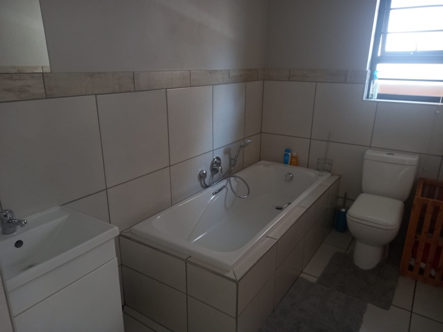 To Let 2 Bedroom Property for Rent in Heuwelsig Free State